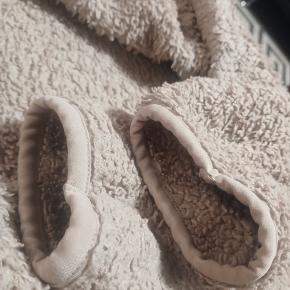 Uniqlo Women's Cream Teddy Jacket - Picture 4 of 5